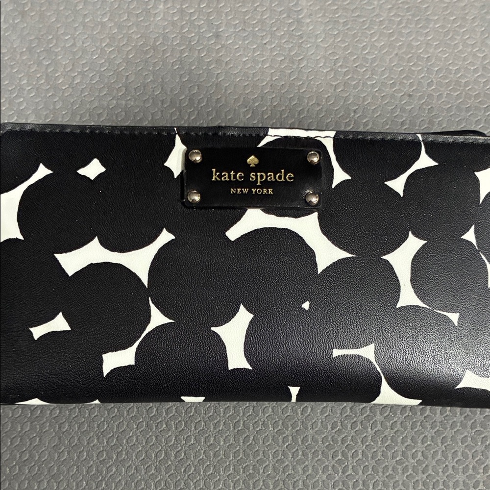 kate spade Black and White Floral Print Wallet